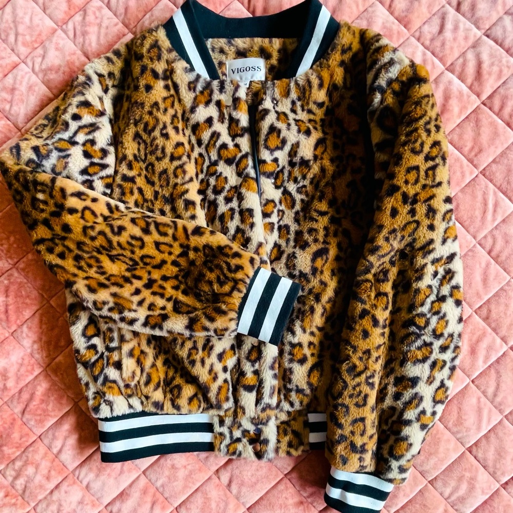 Vigoss Faux Fur Leopard Print Bomber Jacket